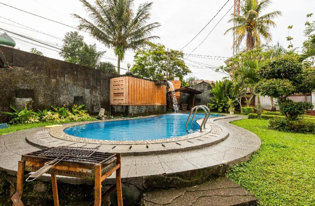Villa Anjung Balak Cisarua Exteriér fotografie
