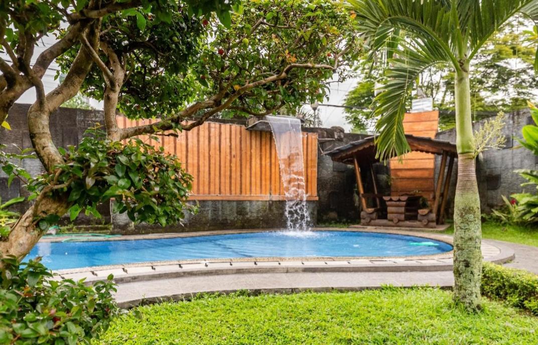 Villa Anjung Balak Cisarua Exteriér fotografie